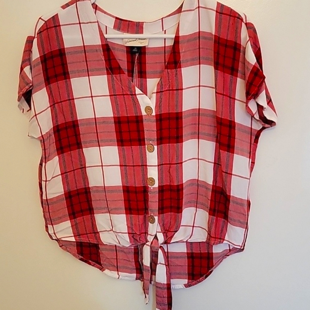 Red and White Button Down, Bottom Tie Top, Women's sz XS, Universal Thread